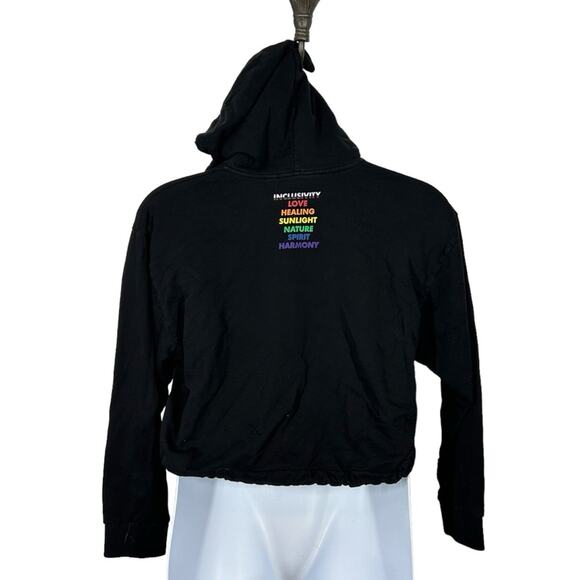 Wrangler Pride Cropped Hoodie Black Rainbow Logo Size Medium LGBTQ+ - Picture 3 of 12